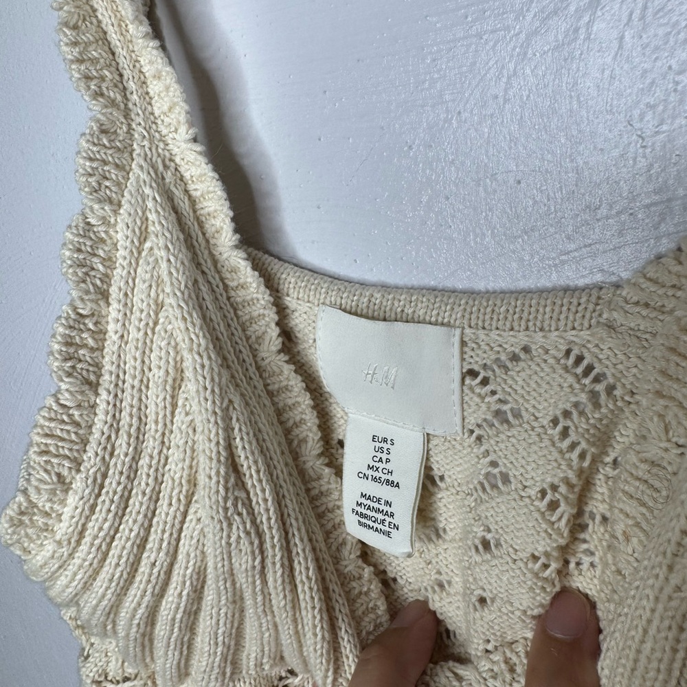 H&M Textured Cream Knit Top - Picture 2 of 4